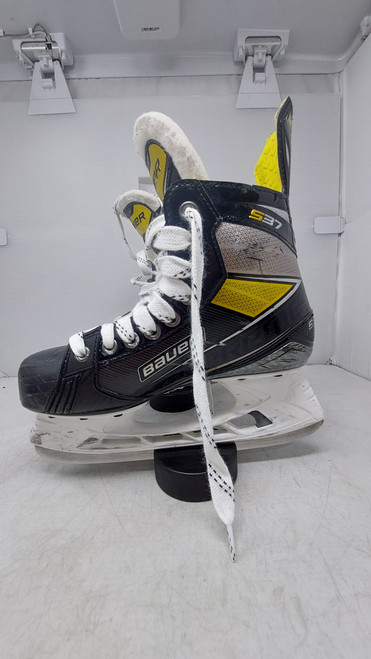 Vist Large View of Product Image Which is Used Bauer SUPREME S37 Junior Hockey Skate Junior 04