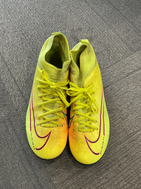 Vist Large View of Product Image Which is Used Nike MERCURIAL S002 Soccer Cleats Yellow Junior 03.5