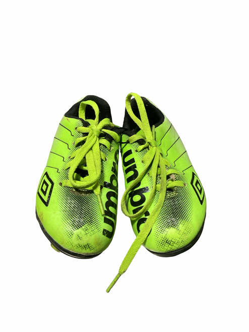 Vist Large View of Product Image Which is Used Umbro Soccer Cleats Green Youth 09.0