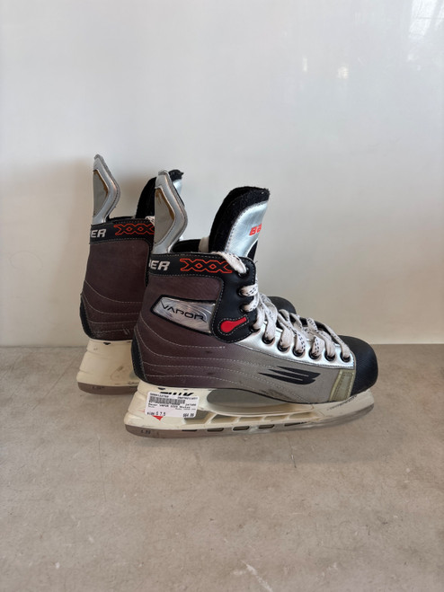 Vist Large View of Product Image Which is Used Bauer VAPOR XXX Senior Hockey Skate Senior 7.5