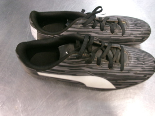 Vist Large View of Product Image Which is Used Puma Soccer Cleats Black Junior 05.5