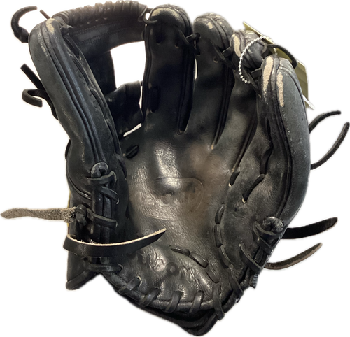 Vist Large View of Product Image Which is Used Wilson A2000 DP15 BB/SB Glove RH Throw Black 11 1/2"