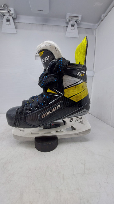 Vist Large View of Product Image Which is Used Bauer SUPREME 3S Junior Hockey Skate Junior 02.5