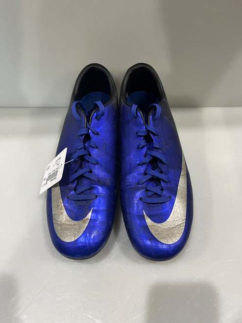 Vist Large View of Product Image Which is Soccer Cleats