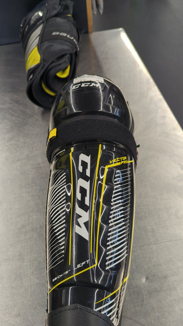 Vist Large View of Product Image Which is Used CCM VECTOR PRO SHINGAURDS Senior Shin Guards Black 15"