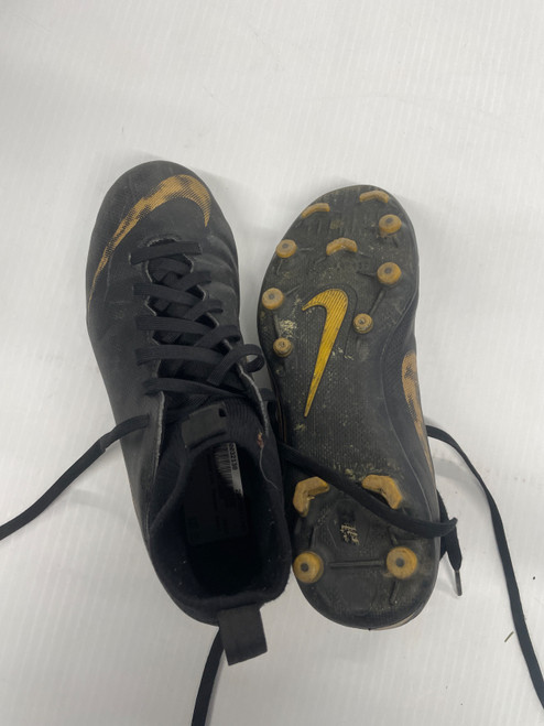 Vist Large View of Product Image Which is Used Nike Soccer Cleats Black Junior 03.5