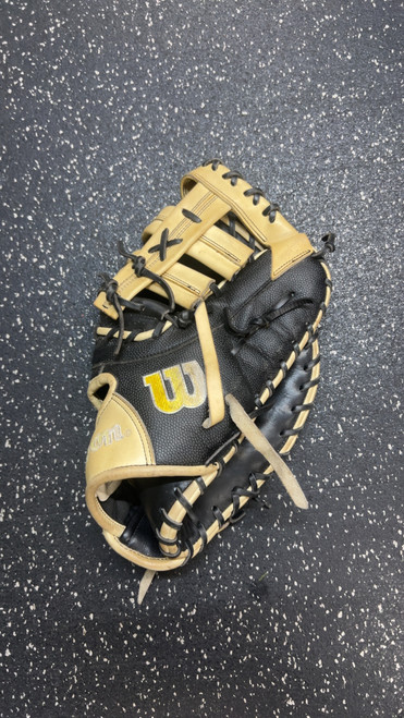 Vist Large View of Product Image Which is Used Wilson A2000 BB/SB First Base RH Throw Black And Tan 12 1/2"