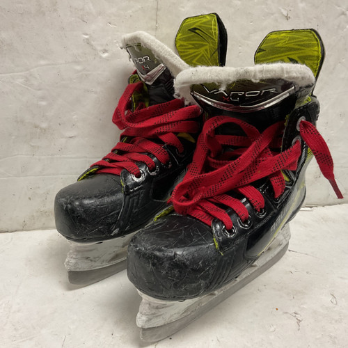 Vist Large View of Product Image Which is Used Bauer VAPOR X4 Youth Hockey Skate Youth 13.0