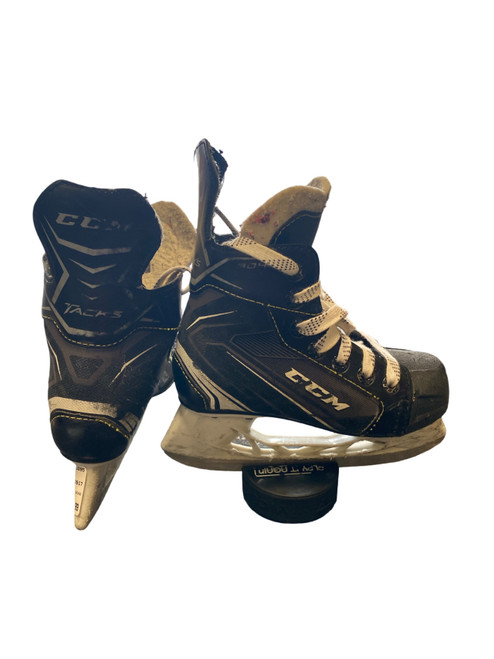 Vist Large View of Product Image Which is Used CCM 9040 Youth Hockey Skate Youth 12.0
