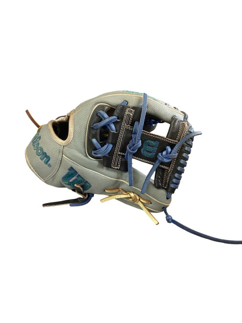 Vist Large View of Product Image Which is Used Wilson A2000 BB/SB Glove RH Throw Grey 11 1/2"