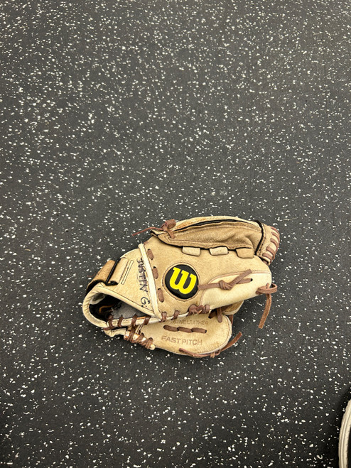 Vist Large View of Product Image Which is Used Wilson A440 FASTPITCH BB/SB Glove RH Throw Tan 10"