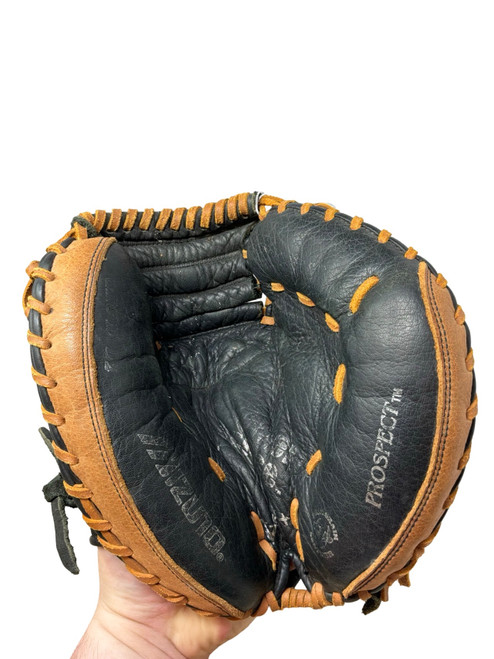 Vist Large View of Product Image Which is Used Mizuno GXC 105D2 Baseball Catchers Mitt RH Throw 30"