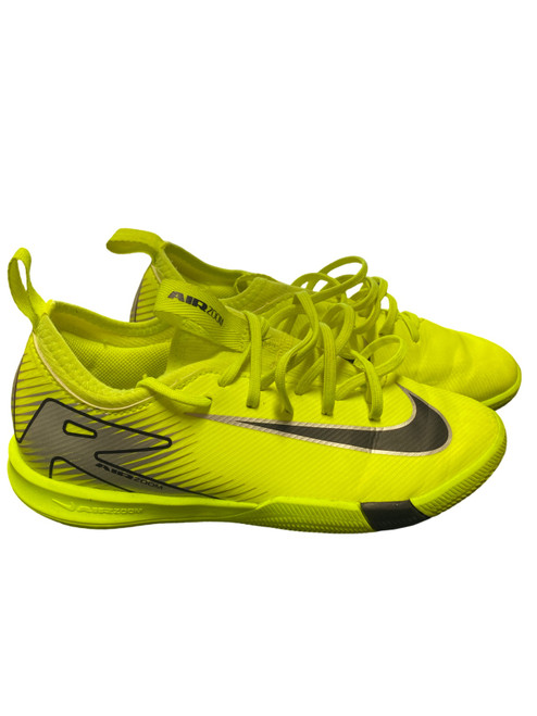 Vist Large View of Product Image Which is Used Nike Soccer Indoor Shoes Yellow Junior 02