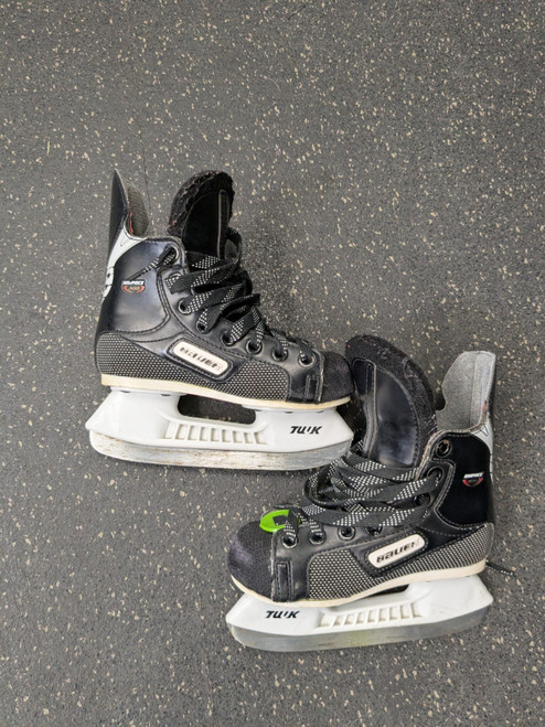 Vist Large View of Product Image Which is Used Bauer IMPACT 300 Youth Hockey Skate Youth 11.0