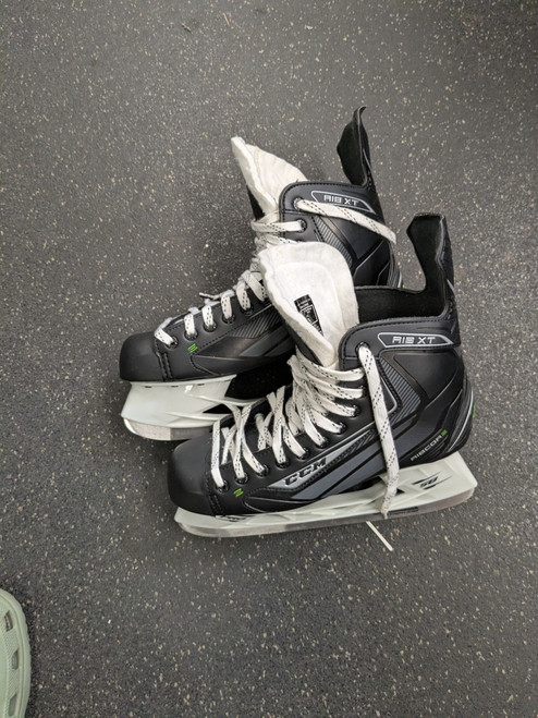 Vist Large View of Product Image Which is Used CCM RIB XT Senior Hockey Skate Senior 9