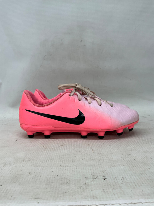 Vist Large View of Product Image Which is Used Nike Soccer Cleats Pink Junior 04.5