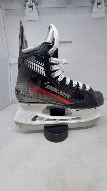 Vist Large View of Product Image Which is Used Bauer VAPOR X3 Junior Hockey Skate Junior 04.5