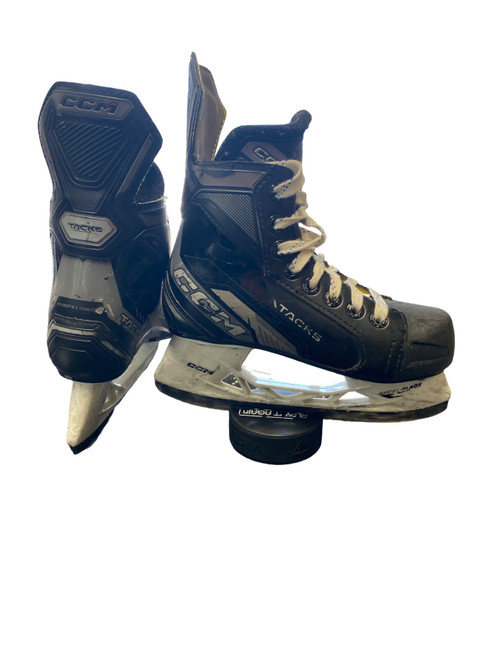 Vist Large View of Product Image Which is Used CCM TACKS VECTOR PLUS Youth Hockey Skate Youth 13.0
