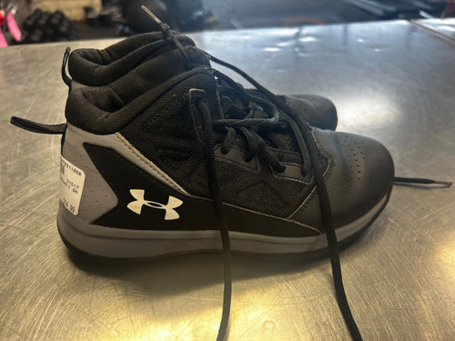 Vist Large View of Product Image Which is Used Under Armour Basketball Shoes Y Black Junior 03