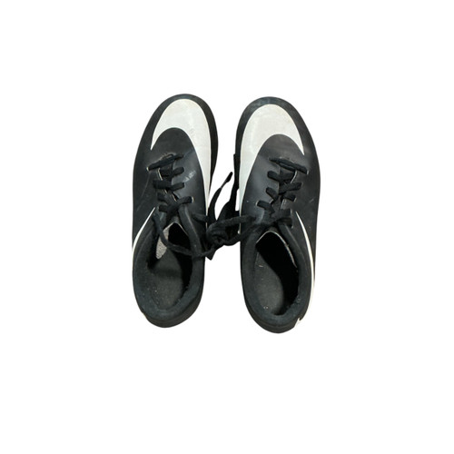 Vist Large View of Product Image Which is Used Nike Soccer Cleats Black Junior 01
