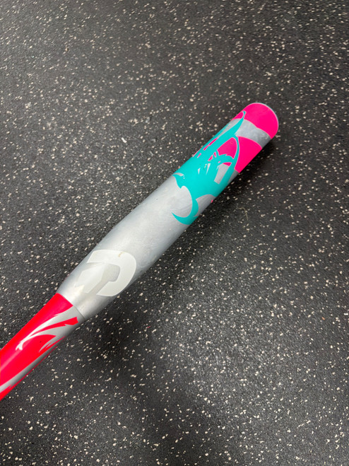 Vist Large View of Product Image Which is Used Demarini VENDETTA 2017 30/18 -12 BB/SB Fastpitch Bat 30"