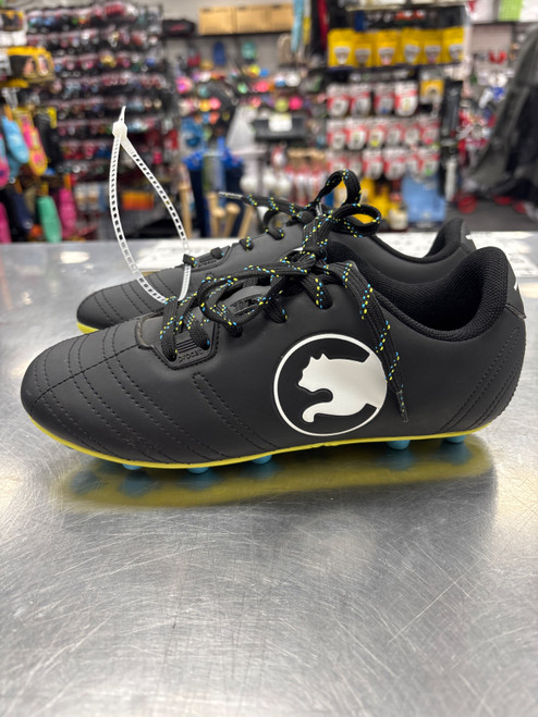 Vist Large View of Product Image Which is Used Puma Soccer Cleats Black Junior 04