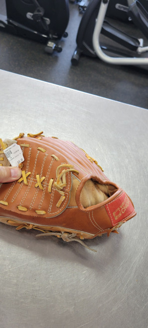 Vist Large View of Product Image Which is Used WINNERS CHOICE 10 BB/SB Glove LH Throw None 10"