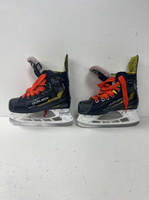 Vist Large View of Product Image Which is Used Bauer SUPREME M4 Youth Hockey Skate Youth 13.0