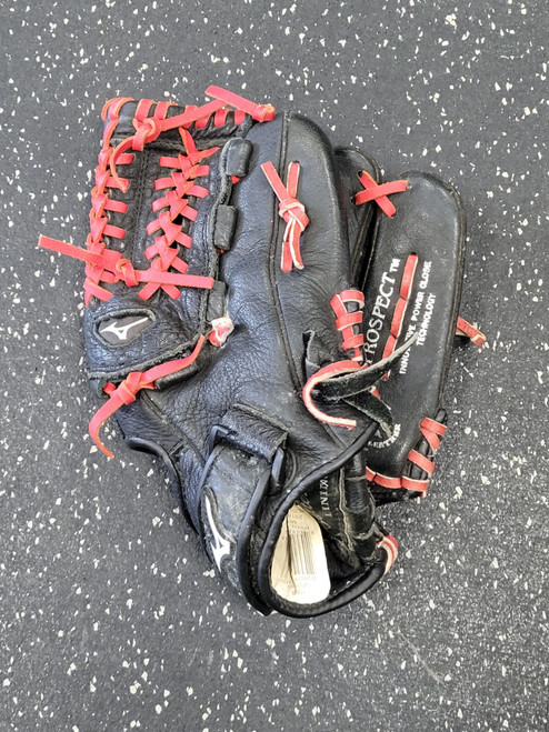 Vist Large View of Product Image Which is Used Mizuno MVP YOUTH BB/SB Glove RH Throw Black 11 1/2"