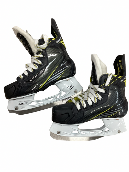 Vist Large View of Product Image Which is Used CCM TACKS Junior Hockey Skate Junior 02