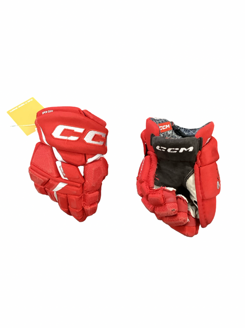Vist Large View of Product Image Which is Used CCM FT6 Junior Gloves Red 10"