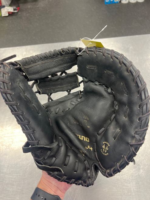 Vist Large View of Product Image Which is Used Mizuno GXF 102 BB/SB First Base RH Throw Black 12 1/2"