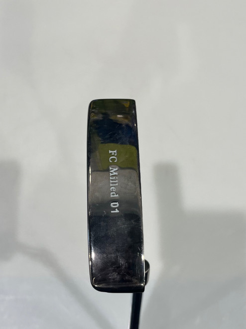 Vist Large View of Product Image Which is Men’s Right Hand Putter