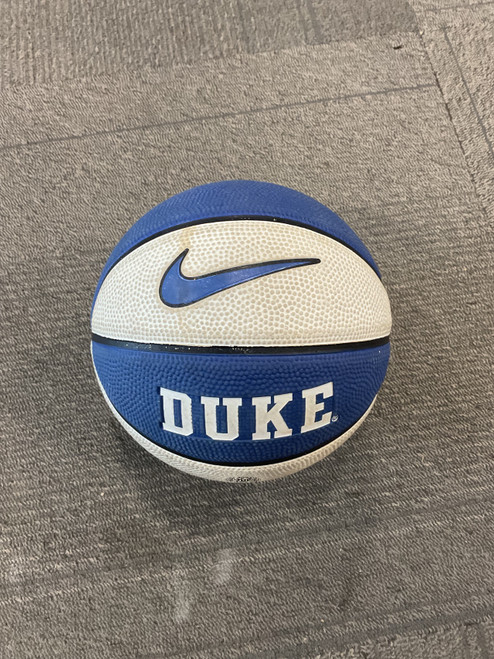 Vist Large View of Product Image Which is Used Nike Basketball Youth Outdoor Child
