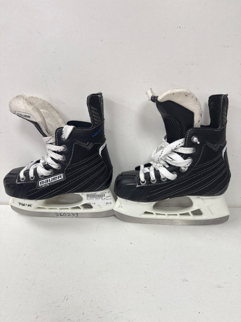 Vist Large View of Product Image Which is Used Bauer NEXUS 66 Junior Hockey Skate Junior 01