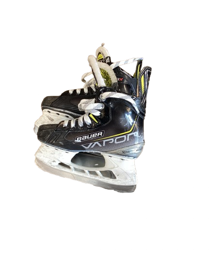 Vist Large View of Product Image Which is Used Bauer VAPOR 3X Intermediate Hockey Skate Intermediate 3.5