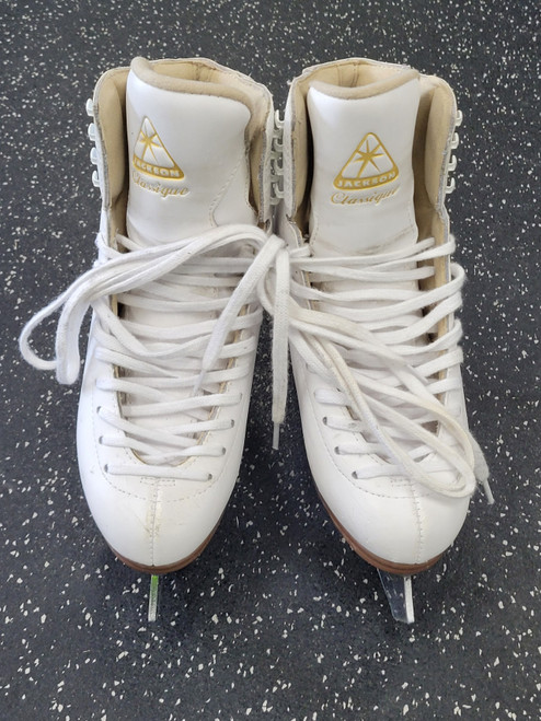 Vist Large View of Product Image Which is Used Jackson CLASSIQUE WomensFigure Skate White Senior 6.5
