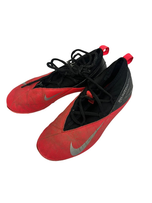 Vist Large View of Product Image Which is Used Nike Phantom VSN Jr 3 Soccer Cleats Black And Pink