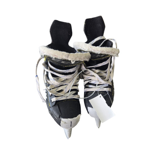 Vist Large View of Product Image Which is Used CCM TACKS 9350 SKATES Junior Hockey Skate Junior 01