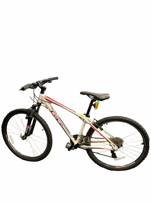 Vist Large View of Product Image Which is Used GT AGGRESSOR 3.0 Mountain Bike Mens White 43-47cm - 17-18" - MD Frame
