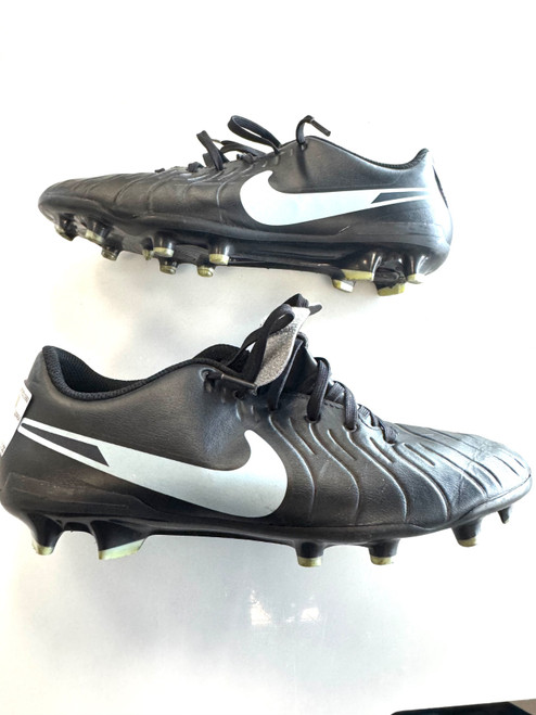 Vist Large View of Product Image Which is Used Nike Soccer Cleats Black Senior 8