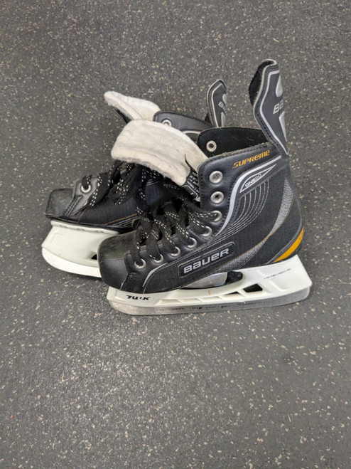 Vist Large View of Product Image Which is Used Bauer SUPREME 120 Junior Hockey Skate Junior 01