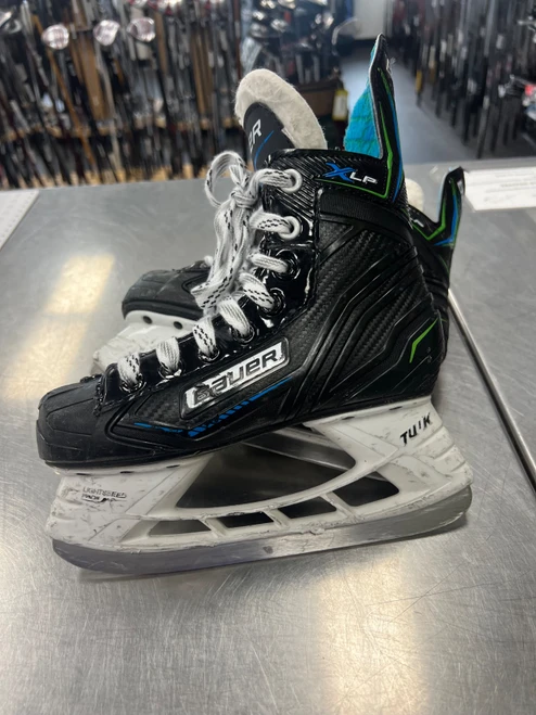 Vist Large View of Product Image Which is Used Bauer X-LP Junior Hockey Skate Junior 01