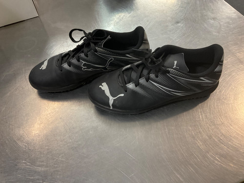 Vist Large View of Product Image Which is Used Puma Soccer Indoor Shoes Black Junior 04