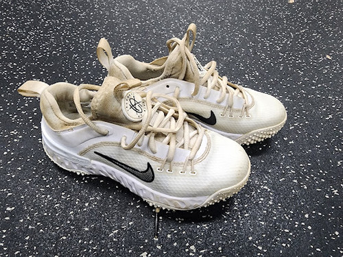 Vist Large View of Product Image Which is Used Nike HURRUACHE LAX Cleats Boys White Junior 03