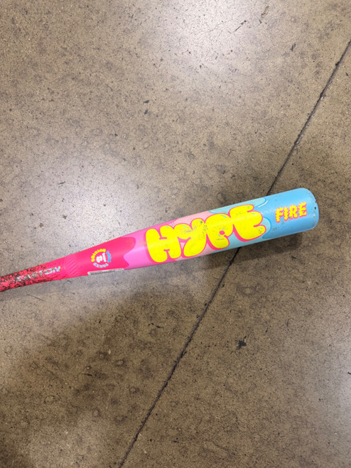 Vist Large View of Product Image Which is Used Easton HYPE FIRE POOL PARTY EUT6HPP8 BB/SB USSSA 2 3/4 Bat 31"