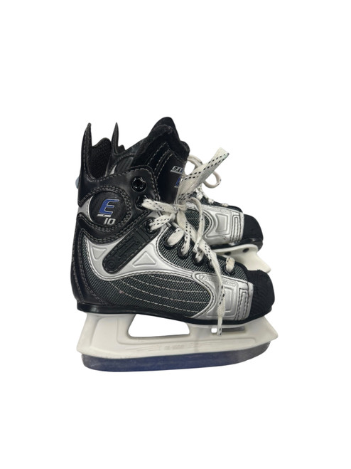 Vist Large View of Product Image Which is Used CCM EXTERNO E10 Youth Hockey Skate Youth 09.0