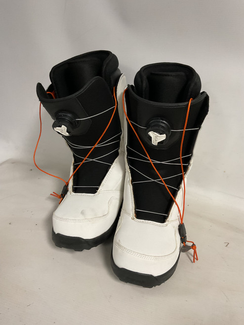 Vist Large View of Product Image Which is Used ThirtyTwo STW BOA Mens Snowboard Boots White Senior 9.5