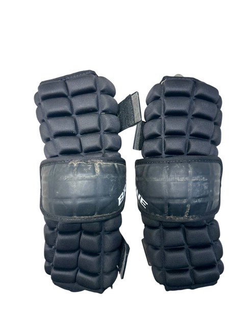 Vist Large View of Product Image Which is Used Brine CLUTCH ARM PADS Lacrosse Arm Pads/Guards Black SM