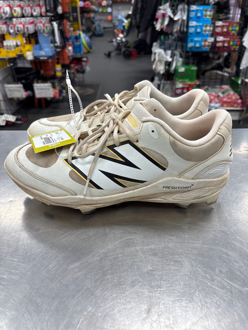 Vist Large View of Product Image Which is Used New Balance 3000V7 BB/SB Cleats White Senior 14